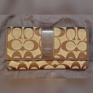 NWOT Coach Brown Hampton Signature Tri Fold Wallet
